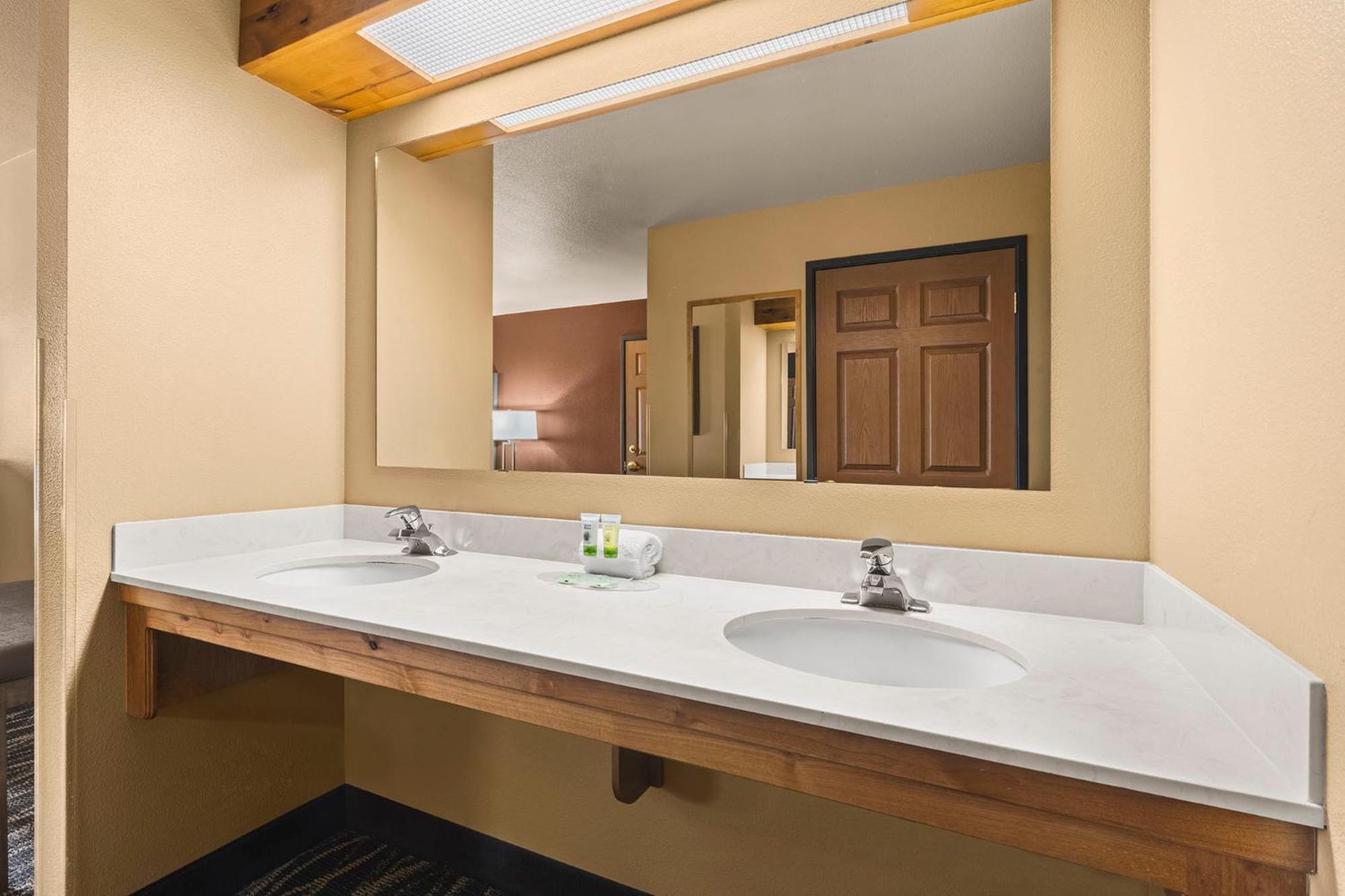 Bitterroot River Inn And Conference Center Hamilton Bagian luar foto