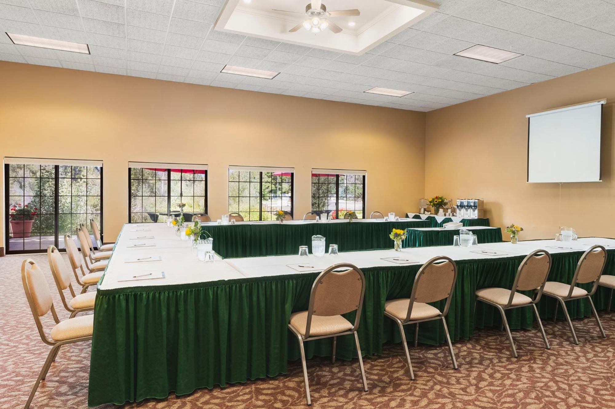 Bitterroot River Inn And Conference Center Hamilton Bagian luar foto